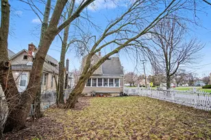 558 Carrier St NE, Grand Rapids, MI 49505 - Photo 2