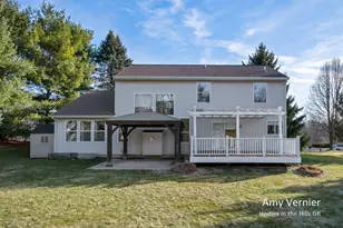 2755 Arbor Chase Dr NE, Grand Rapids, MI 49525 - Photo 4