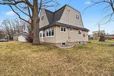 802 N Emily Street, Ludington, MI 49431 - Photo 2