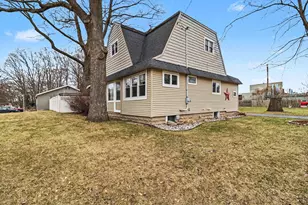 802 N Emily St, Ludington, MI 49431 - Photo 2