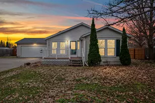 437 Richard St, Quincy, MI 49082 - Photo 1