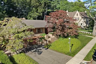 375 Woodlawn Ave, Grand Haven, MI 49417 - Photo 4