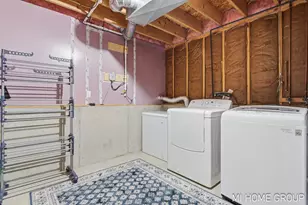 641 Pineview Dr, Holland, MI 49424 - Photo 32