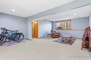 641 Pineview Dr, Holland, MI 49424 - Photo 26