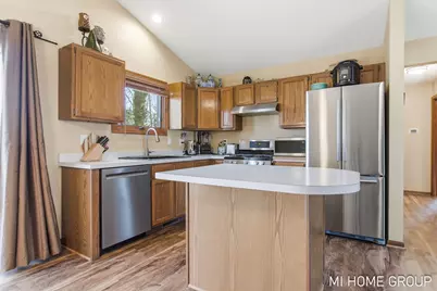 641 Pineview Drive, Holland, MI 49424 - Photo 14