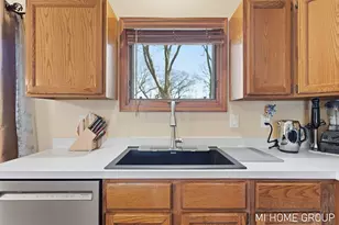 641 Pineview Dr, Holland, MI 49424 - Photo 16