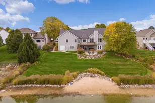 8886 Stonepoint Ct, Jenison, MI 49428 - Photo 2