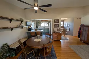 18298 Alvaro Ave, Brownstown, MI 48193 - Photo 6