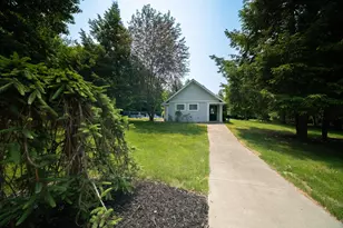 10201 Opal Ridge Dr, Onekama, MI 49675 - Photo 74