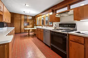 1301 Lewis Ave, Saint Joseph, MI 49085 - Photo 14