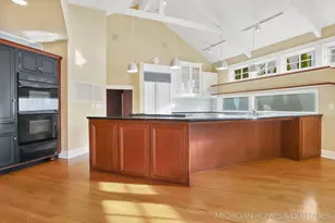 714 N Shore Dr, Holland, MI 49424 - Photo 16