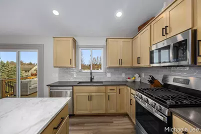 429 Plum Street, Wayland, MI 49348 - Photo 10