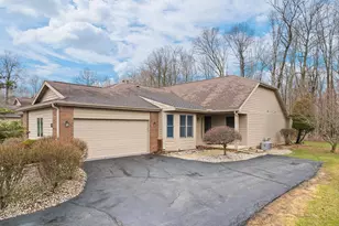 500 Richlyn Dr, Adrian, MI 49221 - Photo 2