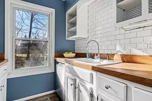 2639 Chatham Woods Dr SE, Grand Rapids, MI 49546 - Photo 8