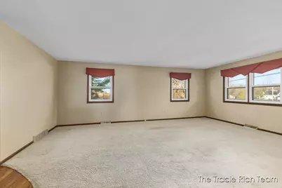 1380 Lake Michigan Drive NW, Grand Rapids, MI 49534 - Photo 6