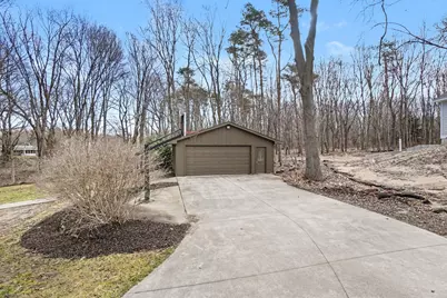 687 Lugers Road, Holland, MI 49423 - Photo 2