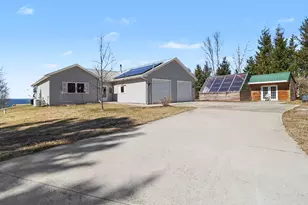 4745 S Lakeshore Dr, Ludington, MI 49431 - Photo 4