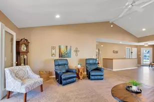 8905 N Clearwater Dr, Zeeland, MI 49464 - Photo 20