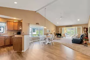 8905 N Clearwater Dr, Zeeland, MI 49464 - Photo 24