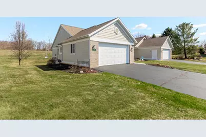 8905 N Clearwater Drive, Zeeland, MI 49464 - Photo 6