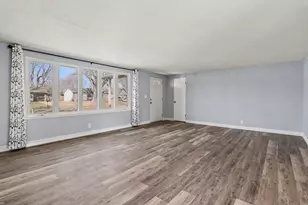 244 Downey Dr, Benton Harbor, MI 49022 - Photo 4