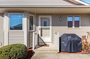 1120 Amber Ridge Dr SW, Byron Center, MI 49315 - Photo 4