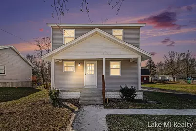 372 60th Street SE, Grand Rapids, MI 49548 - Photo 1