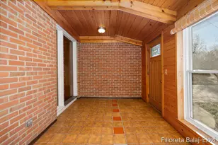 5023 Creekview Dr SE, Grand Rapids, MI 49508 - Photo 4