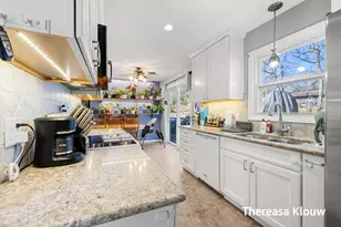 15701 Charles Ct, Grand Haven, MI 49417 - Photo 2