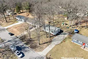 15701 Charles Ct, Grand Haven, MI 49417 - Photo 38