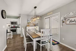 938 Mid Bluff Dr, Zeeland, MI 49464 - Photo 8