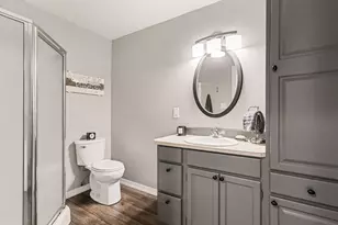 938 Mid Bluff Dr, Zeeland, MI 49464 - Photo 22