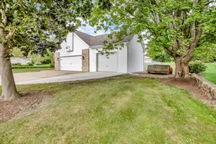 2018 W Coachlight Dr, Jackson, MI 49201 - Photo 44