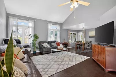 2018 W Coachlight Drive, Jackson, MI 49201 - Photo 8