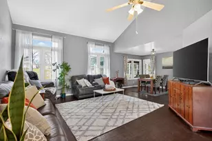 2018 W Coachlight Dr, Jackson, MI 49201 - Photo 8