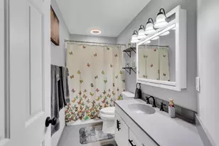 2018 W Coachlight Dr, Jackson, MI 49201 - Photo 24