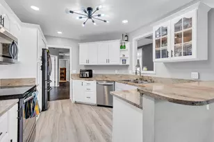 2018 W Coachlight Dr, Jackson, MI 49201 - Photo 16