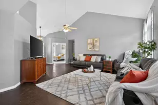 2018 W Coachlight Dr, Jackson, MI 49201 - Photo 6