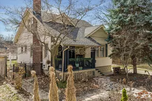 52 Devonshire Rd, Pleasant Ridge, MI 48069 - Photo 2