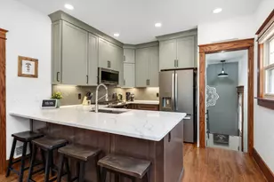 52 Devonshire Rd, Pleasant Ridge, MI 48069 - Photo 6