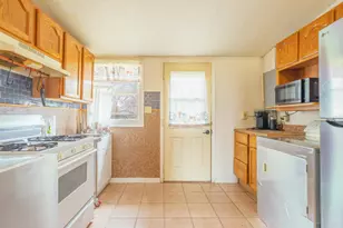 241 N 26th St, Springfield, MI 49037 - Photo 10