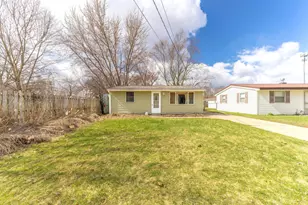 241 N 26th St, Springfield, MI 49037 - Photo 2