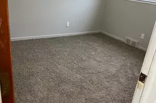 17284 Bentler St, Detroit, MI 48219 - Photo 4