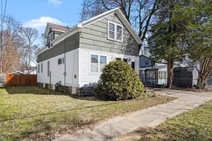 892 W Forest Ave, Muskegon, MI 49441 - Photo 2