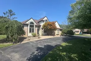 7144 Hunter Ridge Ct, Saline, MI 48176 - Photo 1