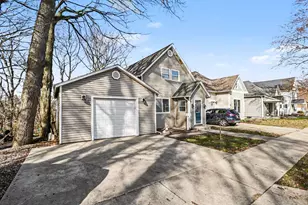 1301 Harrison Ave, Saint Joseph, MI 49085 - Photo 2