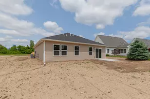 2010 Green Acres Dr, Adrian, MI 49221 - Photo 8