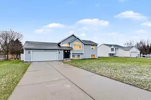 770 Brownwood Ave NW, Grand Rapids, MI 49504 - Photo 4