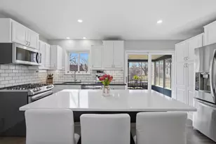 283 Shamrock St, Novi, MI 48377 - Photo 8