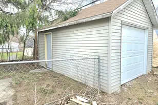 406 E McDevitt Ave, Jackson, MI 49203 - Photo 4